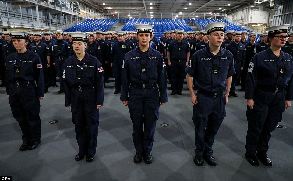 伊麗莎白女王號航母圖片，展現(xiàn)英國海軍力量的驕傲，伊麗莎白女王號航母展示英國海軍力量的風(fēng)采