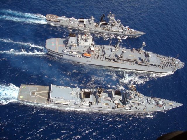 中國第三艘航空母艦下水，揭示強(qiáng)大國防新里程碑，中國第三艘航空母艦下水，國防實(shí)力再上新臺階