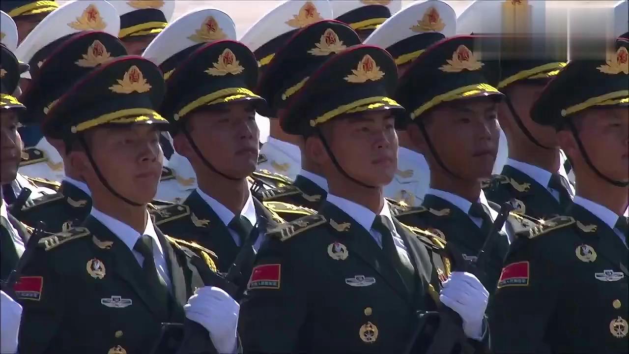 三軍儀仗隊霸氣視頻，展現(xiàn)雄壯軍威與卓越風采，三軍儀仗隊雄壯風采霸氣展現(xiàn)視頻，彰顯卓越軍威與風采