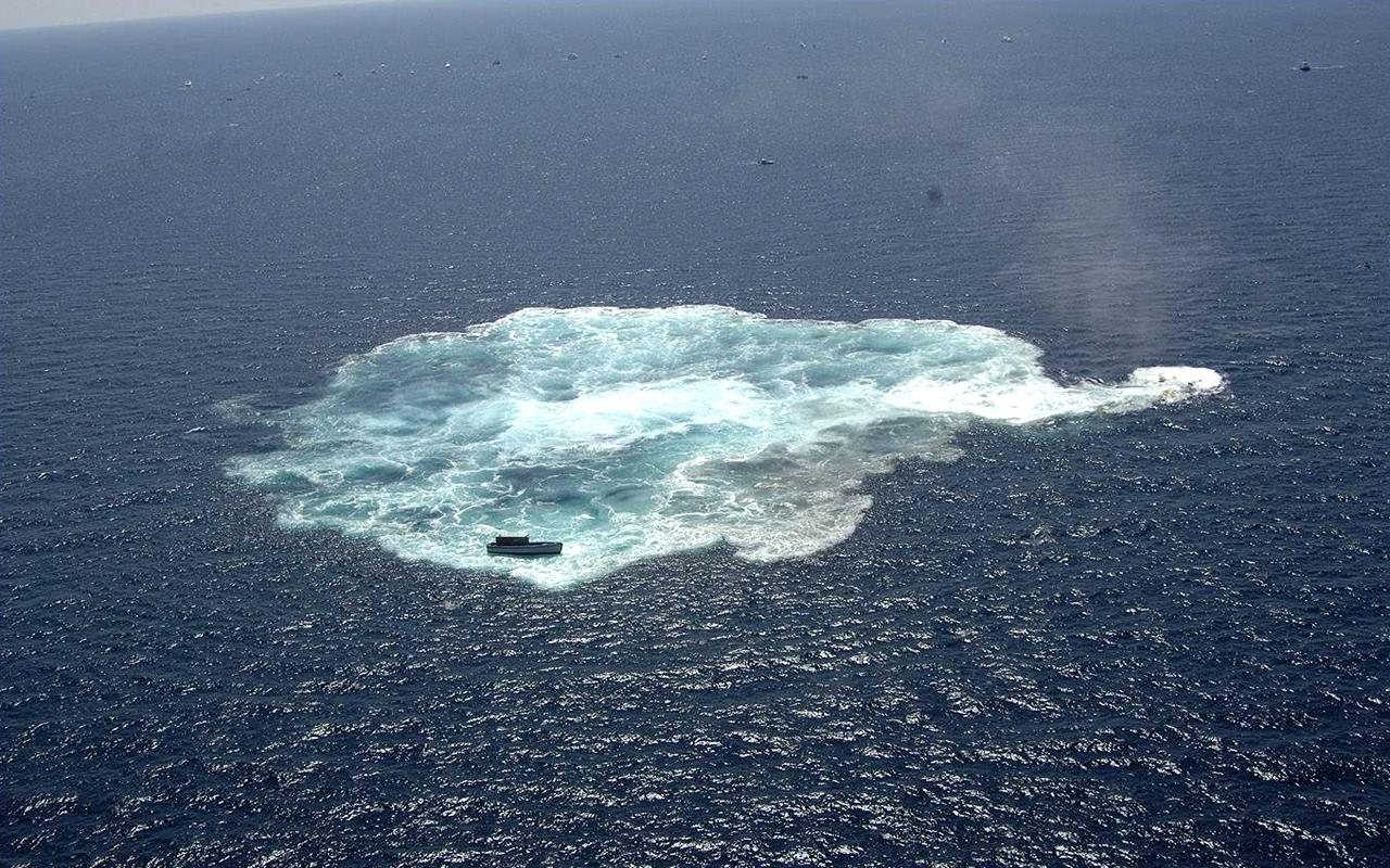 世界最大航母，探索其歷史、設(shè)計與影響力，世界最大航母，歷史、設(shè)計與影響力的探索