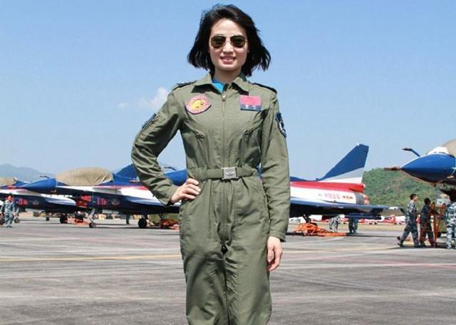 女飛行員余旭光榮犧牲原因深度解析，女飛行員余旭犧牲原因深度解析，榮耀與悲壯的交織