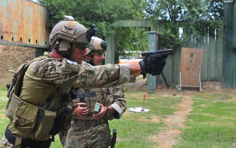 部隊訓(xùn)練，提升戰(zhàn)斗力，鍛造精英之師，部隊訓(xùn)練，鍛造精英之師，提升戰(zhàn)斗力