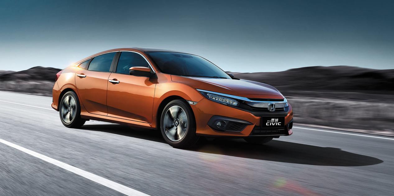 深度解析L-15B攻擊機，技術(shù)特性與作戰(zhàn)能力，深度解析L-15B攻擊機的技術(shù)特性與作戰(zhàn)能力