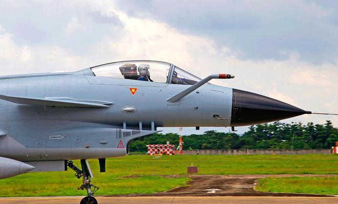 殲-11A升級(jí)改造，提升戰(zhàn)斗力，展現(xiàn)新時(shí)代風(fēng)采，殲-11A升級(jí)改造展現(xiàn)新時(shí)代風(fēng)采，戰(zhàn)斗力大幅提升