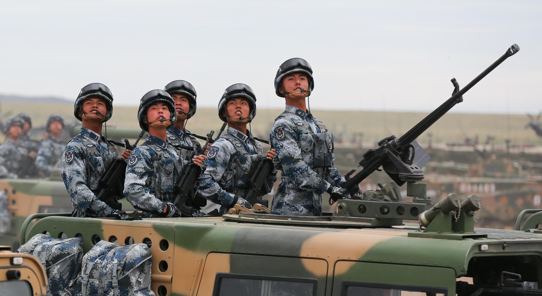 建軍90年閱兵完整版，回顧歷史，展望未來，建軍90年閱兵回顧，歷史印記與未來展望