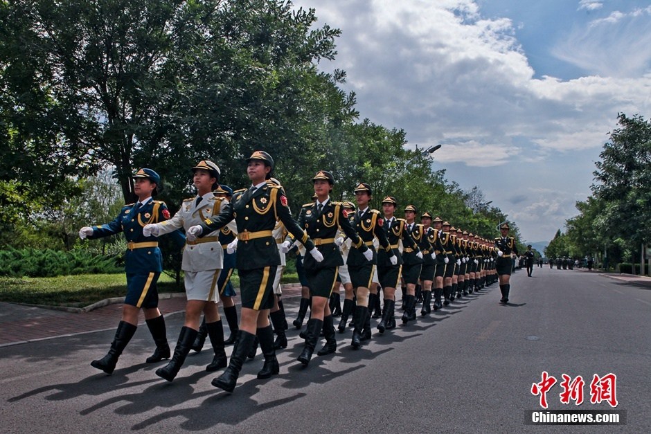 女兵閱兵訓(xùn)練，堅韌與榮耀的展現(xiàn)，女兵閱兵訓(xùn)練，堅韌精神與榮耀時刻的展現(xiàn)
