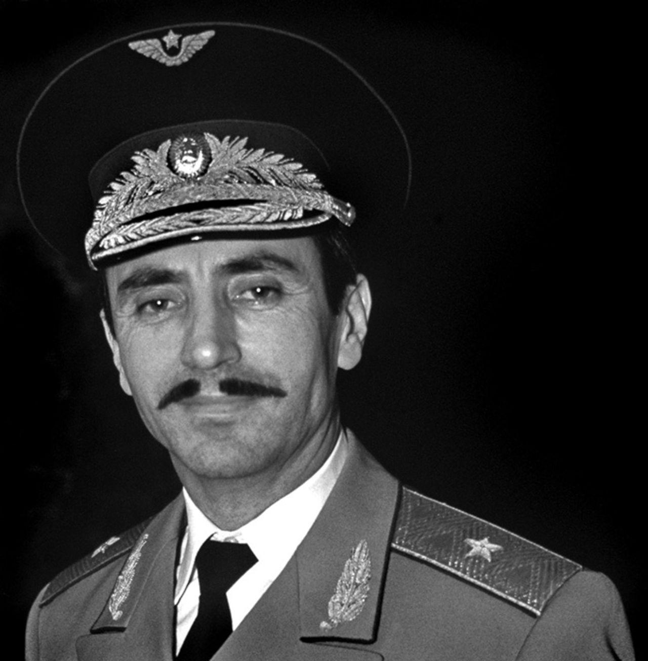 車臣活割俄羅斯士兵頭圖片，真相與謠言的剖析，車臣活割俄羅斯士兵頭圖片真相揭秘，謠言與真實的剖析