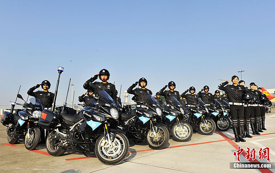 國賓護衛(wèi)隊護衛(wèi)視頻，展現(xiàn)榮譽與力量的精彩瞬間，國賓護衛(wèi)隊榮譽與力量的精彩瞬間，護衛(wèi)視頻展現(xiàn)震撼力量