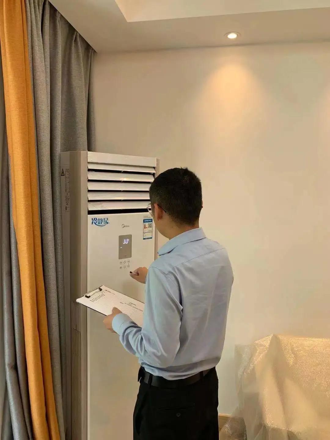 安-124和安-225大小對比，全面解析兩款巨艦的異同，安-124與安-225巨艦對比，全面解析兩款運(yùn)輸機(jī)的異同