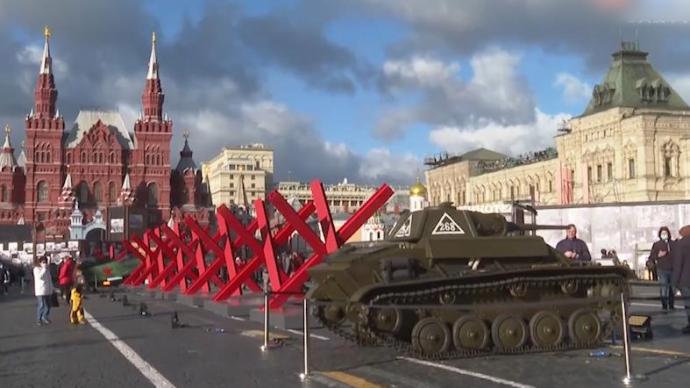 莫斯科紅場閱兵，回望歷史，致敬英雄——紀念莫斯科紅場閱兵1941年盛大舉行，紀念莫斯科紅場閱兵盛典，回望歷史，致敬英雄之路