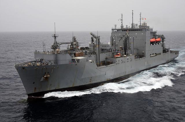 中國(guó)新型巨艦即將服役，引領(lǐng)海洋強(qiáng)國(guó)新篇章，中國(guó)新型巨艦引領(lǐng)海洋強(qiáng)國(guó)新篇章，即將服役！