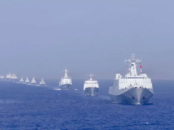 人民海軍成立70周年閱兵，輝煌成就與堅(jiān)定前行，人民海軍成立70周年閱兵，輝煌成就鑄就，堅(jiān)定前行展雄姿