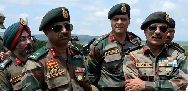 探索航空母艦的繪畫藝術(shù)，最難畫的航空母艦，航空母艦繪畫藝術(shù)探索，挑戰(zhàn)最難繪制的母艦畫卷