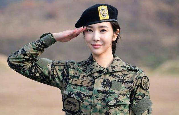 關(guān)于女兵征兵條件，探索未來(lái)的挑戰(zhàn)與機(jī)遇——以2024年為例，女兵征兵條件，探索未來(lái)挑戰(zhàn)與機(jī)遇——聚焦2024年展望