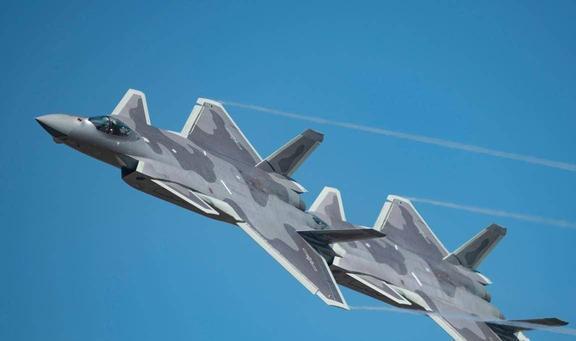 殲-10戰(zhàn)斗機折紙教程，一步步帶你領(lǐng)略紙藝的魅力，殲-10戰(zhàn)斗機折紙教程，領(lǐng)略紙藝魅力，手把手教你折紙戰(zhàn)斗飛機！