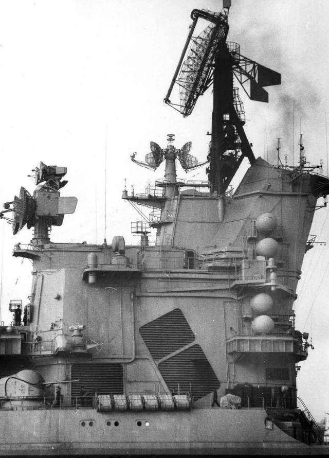 蘇聯(lián)65型巡洋艦，歷史與特點(diǎn)解析，蘇聯(lián)65型巡洋艦，歷史背景與特點(diǎn)深度解析