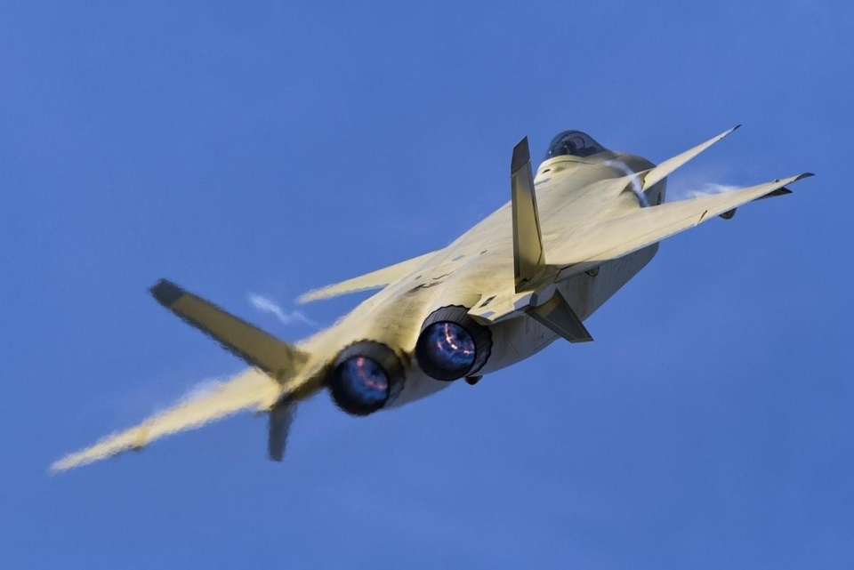 殲15戰(zhàn)斗機(jī)發(fā)動(dòng)機(jī)，性能與優(yōu)勢(shì)分析，殲15戰(zhàn)斗機(jī)發(fā)動(dòng)機(jī)性能與優(yōu)勢(shì)深度解析