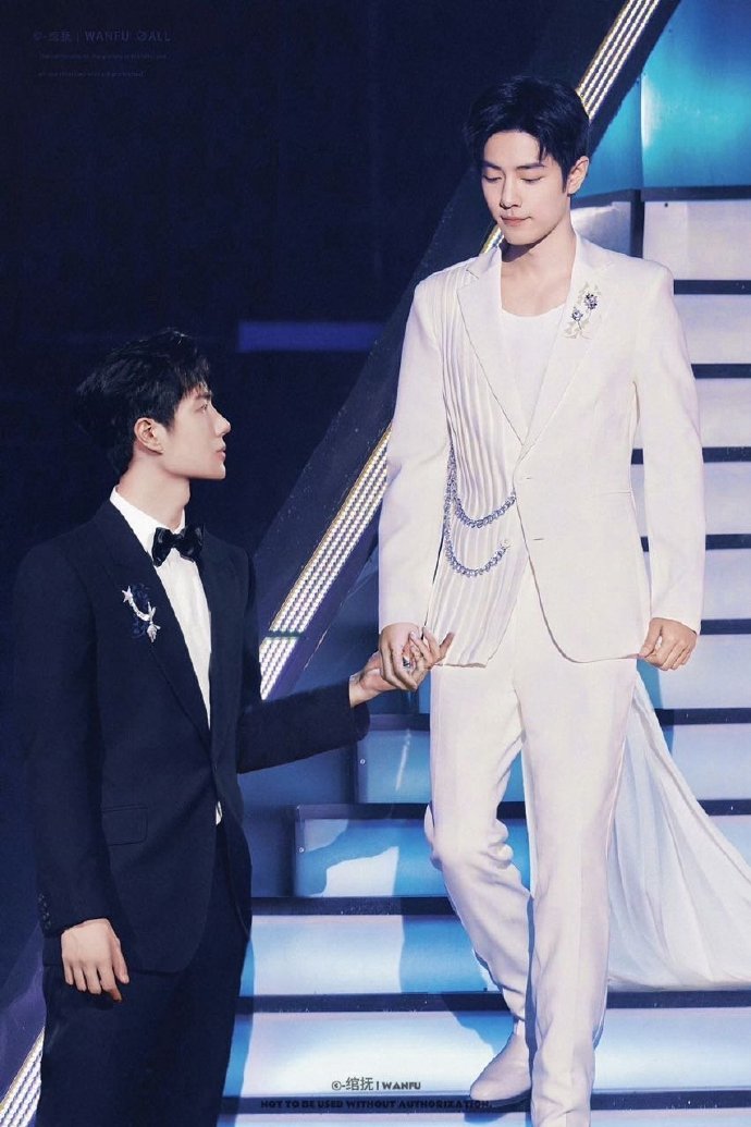 白小姐、王中王與肖中的神秘關(guān)聯(lián)，深度解讀背后的故事，白小姐、王中王與肖中的神秘聯(lián)系，深度解讀背后的故事揭秘