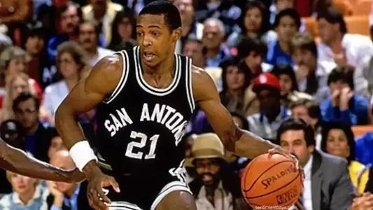 關(guān)于四肖期期一與王中王的探討，四肖期期一與王中王，深度探討與分析