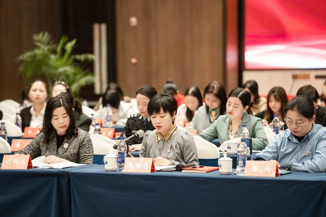 正版管家婆軟件，全面解析其優(yōu)勢與價值，正版管家婆軟件，優(yōu)勢與價值全面解析