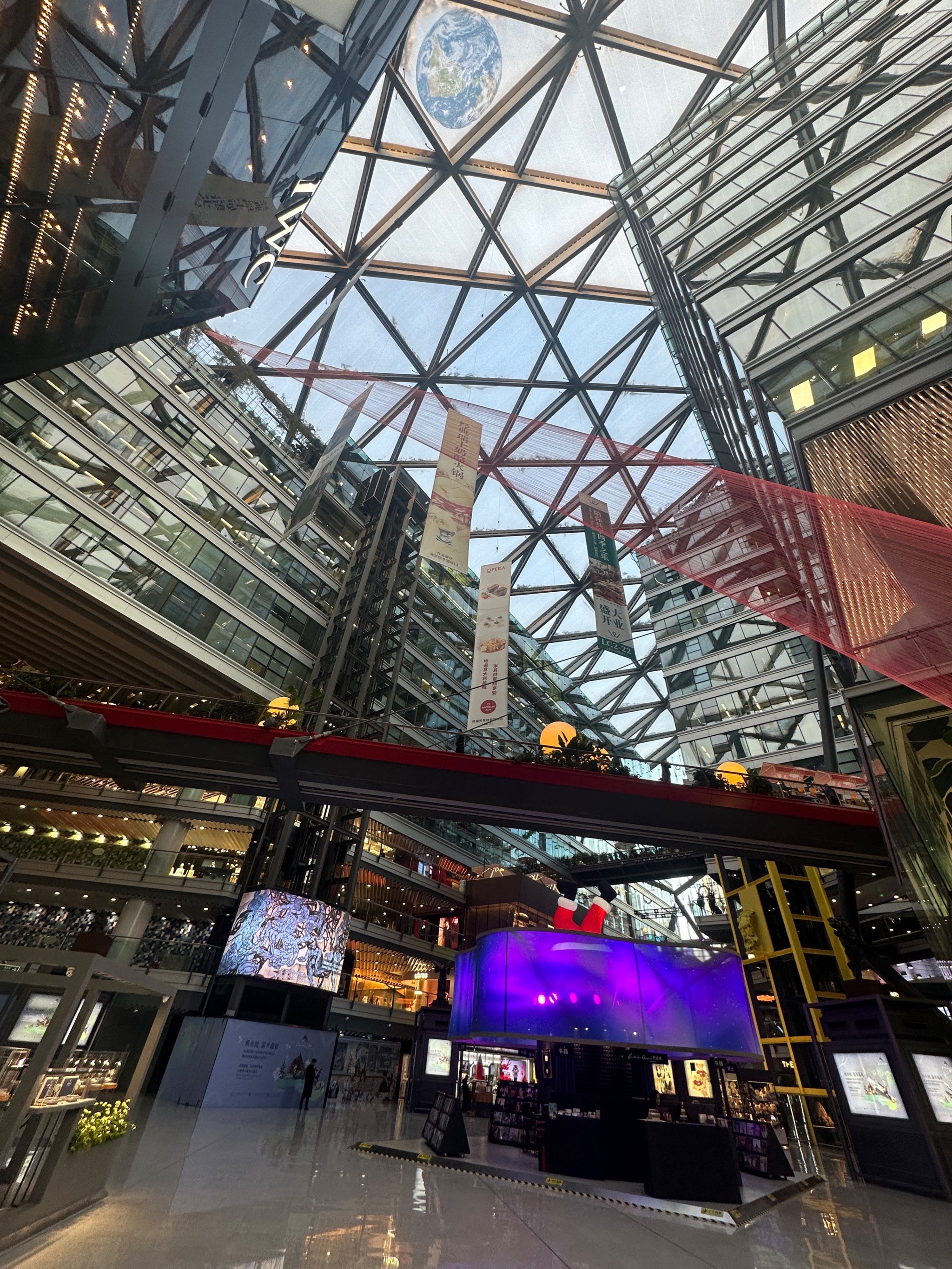 新澳門2025芳草地12碼，探索未來的機遇與挑戰(zhàn)，澳門未來展望，機遇與挑戰(zhàn)并存的新澳門2025芳草地發(fā)展之路