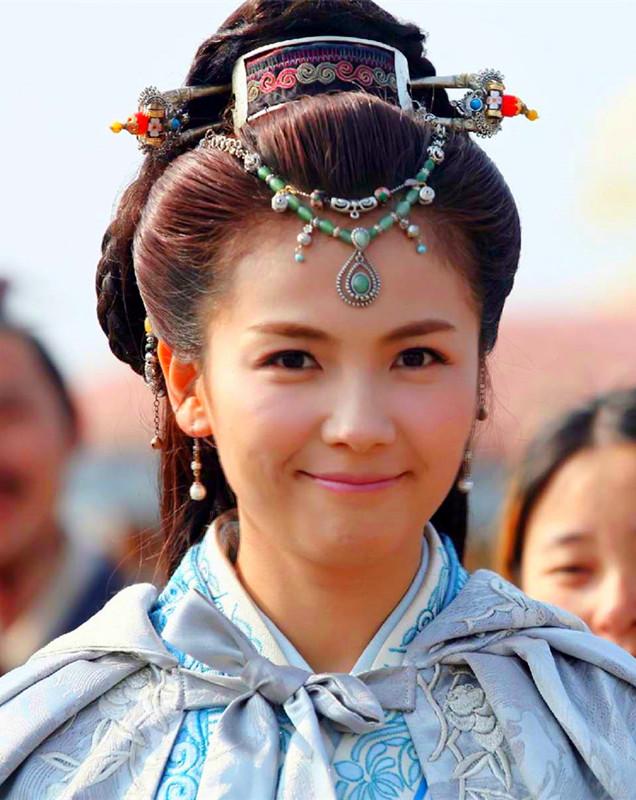 殲-11BH戰(zhàn)斗機(jī)，中國空中力量的璀璨明珠，殲-11BH戰(zhàn)斗機(jī)，中國空中力量的耀眼明珠