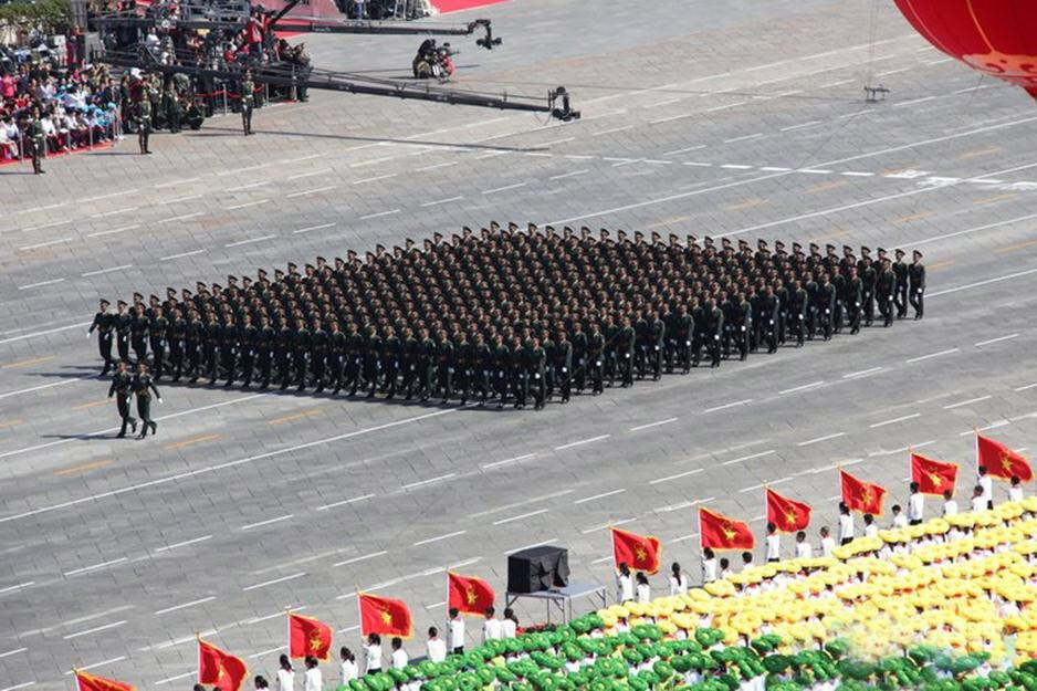 回顧歷史，紀(jì)念輝煌——2009年國慶閱兵盛典，回顧歷史，輝煌永銘——紀(jì)念2009年國慶閱兵盛典