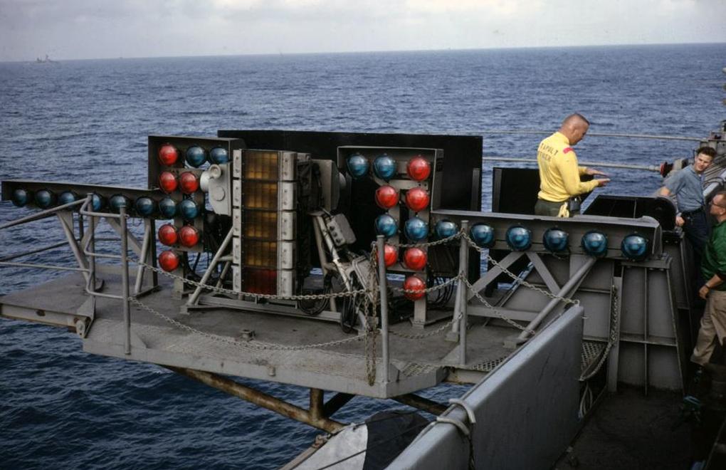 關(guān)于第二艘航母斷裂的視頻，深度解析與探討，深度解析與探討，第二艘航母斷裂事件視頻揭秘