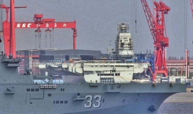 安徽艦——中國(guó)海軍的新銳航母力量，中國(guó)海軍新銳力量，安徽艦領(lǐng)銜航母編隊(duì)