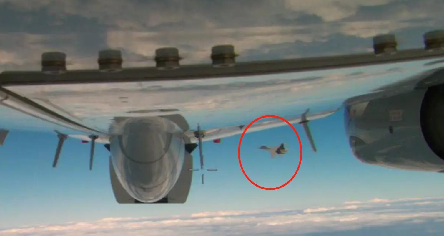 殲十一B，深度解析中國(guó)新一代戰(zhàn)斗機(jī)的優(yōu)勢(shì)與挑戰(zhàn)，殲十一B深度解析，中國(guó)新一代戰(zhàn)斗機(jī)的優(yōu)勢(shì)與挑戰(zhàn)探究