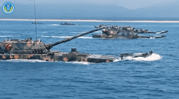 世界最新軍事動態(tài)，全球軍事變革與技術前沿的探索，全球軍事動態(tài)與技術前沿的探索之旅