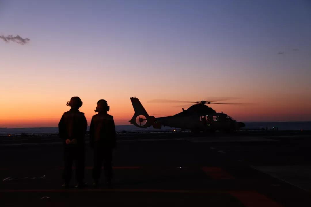 第五艘航母正式命名，中國海軍力量再添輝煌一筆