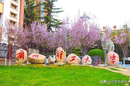 國防大學(xué)為什么不招高考學(xué)生，深度解析與理解，國防大學(xué)不招高考學(xué)生的深度解析與探討