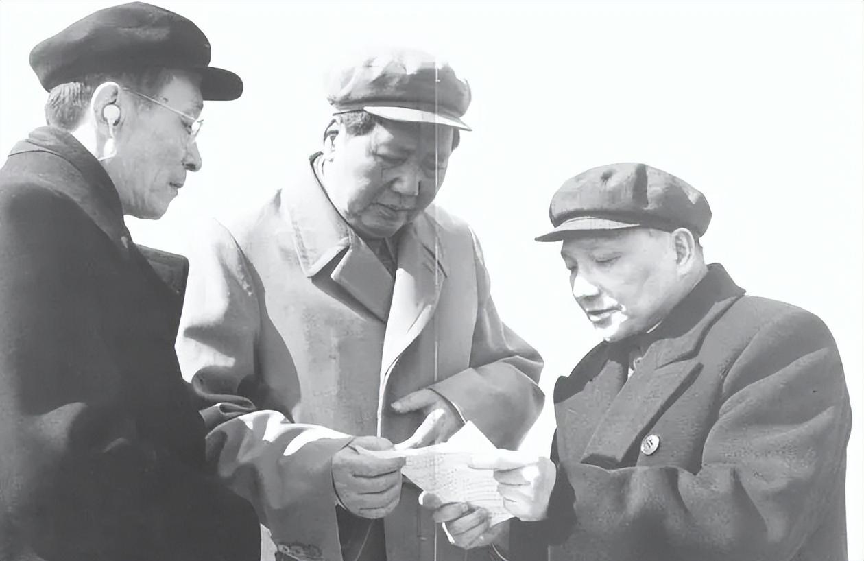 上將和省委書記是平級嗎——探討軍隊高級將領(lǐng)與地方黨政領(lǐng)導(dǎo)的級別關(guān)系，上將和省委書記的級別關(guān)系探討，軍隊高級將領(lǐng)與地方黨政領(lǐng)導(dǎo)的平級對比