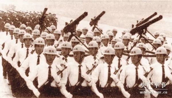 重溫歷史瞬間，1984年國慶閱兵回顧與解析，重溫歷史瞬間，回顧與解析1984年國慶閱兵盛況