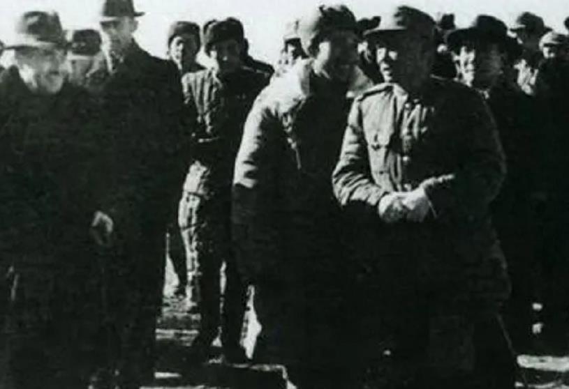 中國(guó)現(xiàn)役上將數(shù)量及未來(lái)展望，中國(guó)軍事領(lǐng)導(dǎo)體系的高層領(lǐng)導(dǎo)是否仍有上將？，中國(guó)現(xiàn)役上將數(shù)量及未來(lái)展望，軍事領(lǐng)導(dǎo)體系高層領(lǐng)導(dǎo)的上將位置穩(wěn)定嗎？