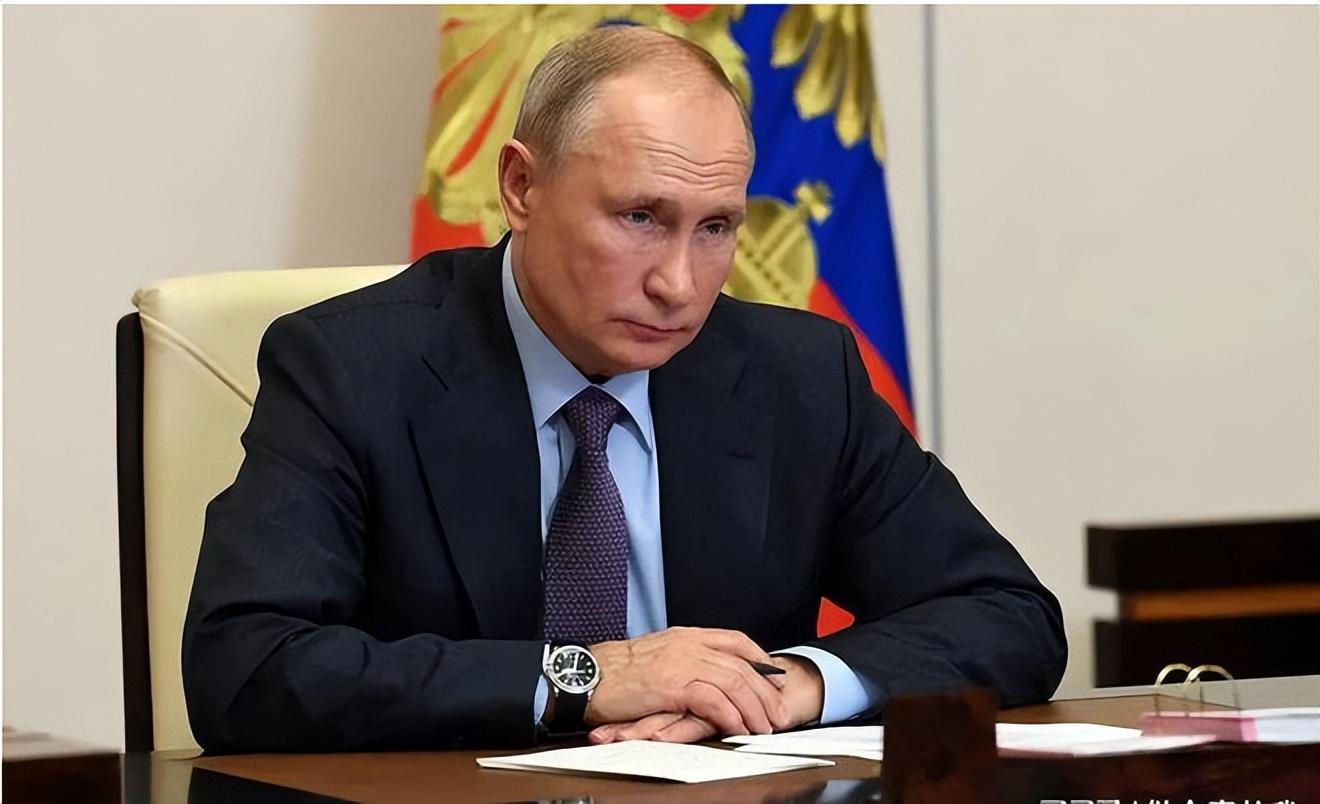 俄羅斯圖-160轟炸機(jī)，空中巨無(wú)霸的卓越性能與戰(zhàn)略?xún)r(jià)值，俄羅斯圖-160轟炸機(jī)，空中巨無(wú)霸的戰(zhàn)略?xún)r(jià)值及其卓越性能解析