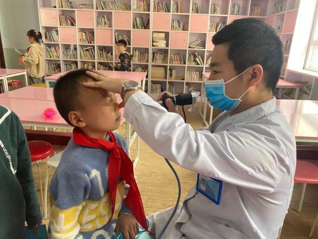 適合小學(xué)生的新聞事件，小學(xué)生關(guān)注的社會(huì)新聞事件，探索校園內(nèi)外的最新動(dòng)態(tài)