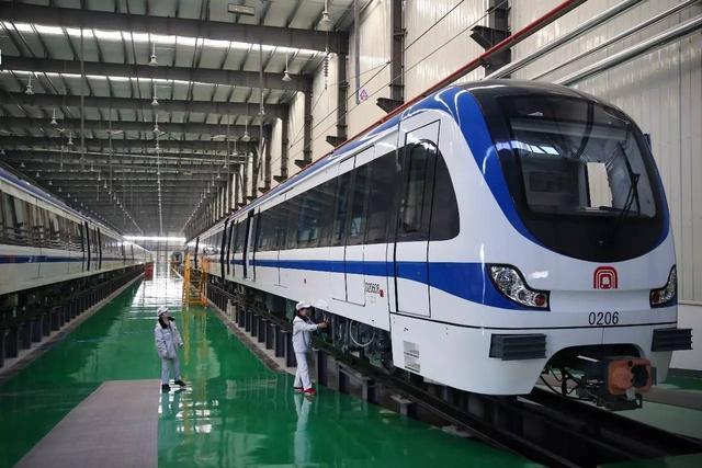 殲-31B戰(zhàn)機橫空出世，探索新一代中國空中力量之巔，殲-31B戰(zhàn)機亮相，新一代中國空中力量巔峰探索