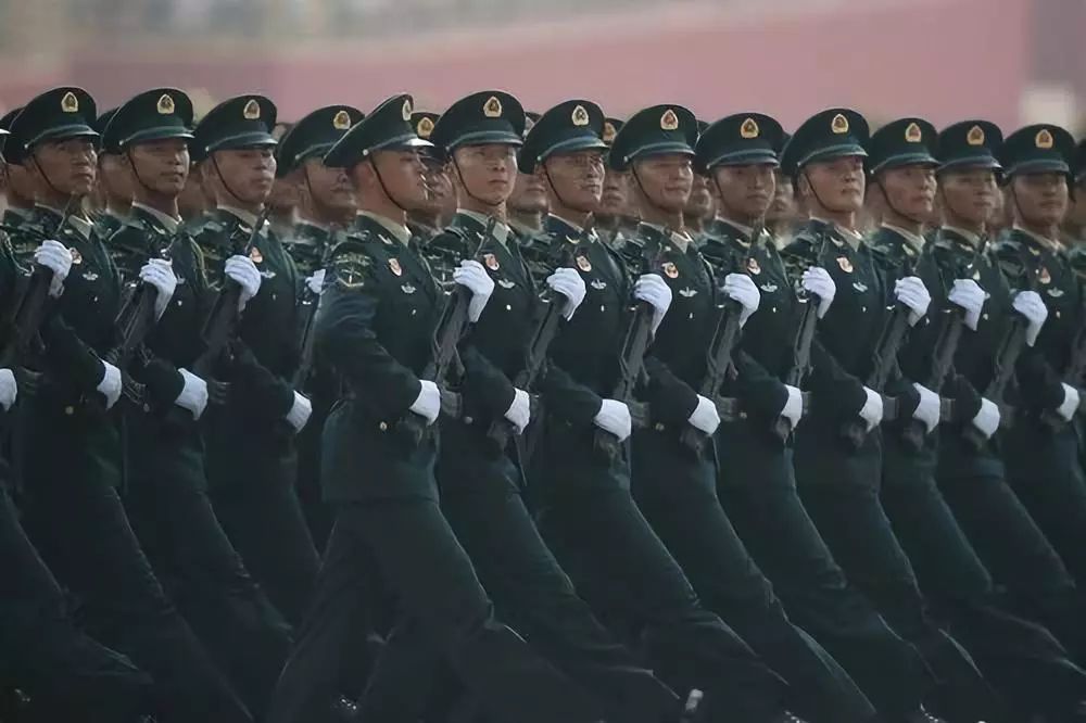 重溫歷史瞬間，2009大閱兵全程回顧，精彩紛呈的168分鐘完整版，重溫輝煌瞬間，2009大閱兵全程回顧，精彩紛呈的完整版視頻