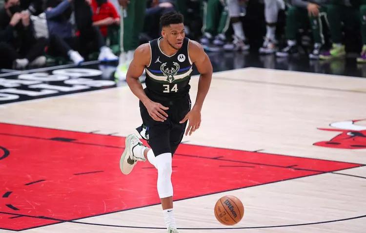 戰(zhàn)區(qū)司令員是什么級(jí)別？深度解析戰(zhàn)區(qū)司令員的級(jí)別與職責(zé)，戰(zhàn)區(qū)司令員的級(jí)別與職責(zé)深度解析