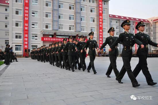 戰(zhàn)略支援部隊(duì)信息工程大學(xué)，培養(yǎng)新時(shí)代信息技術(shù)精英的搖籃，戰(zhàn)略支援部隊(duì)信息工程大學(xué)，新時(shí)代信息技術(shù)精英的搖籃