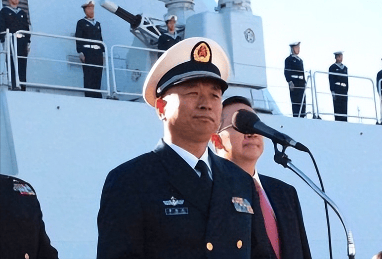 海軍司令員現(xiàn)任，職責、任務與海軍現(xiàn)代化建設的領導者，海軍司令員，引領現(xiàn)代化海軍建設的領導者與職責擔當