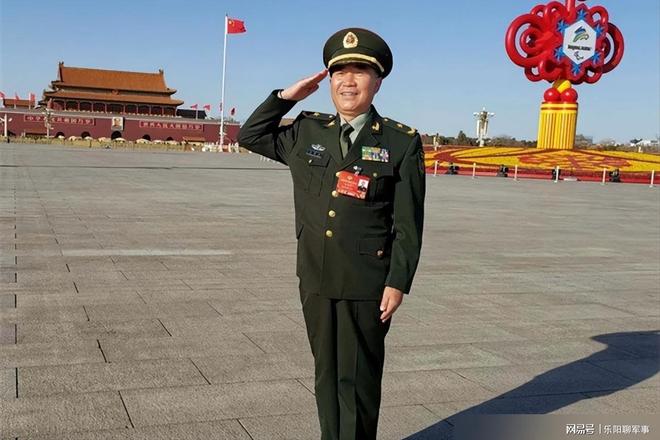 退休少將的面子大小，深度解析軍人榮譽(yù)與社會(huì)地位，深度解析軍人榮譽(yù)與社會(huì)地位，退休少將的面子大小揭示軍人身份價(jià)值