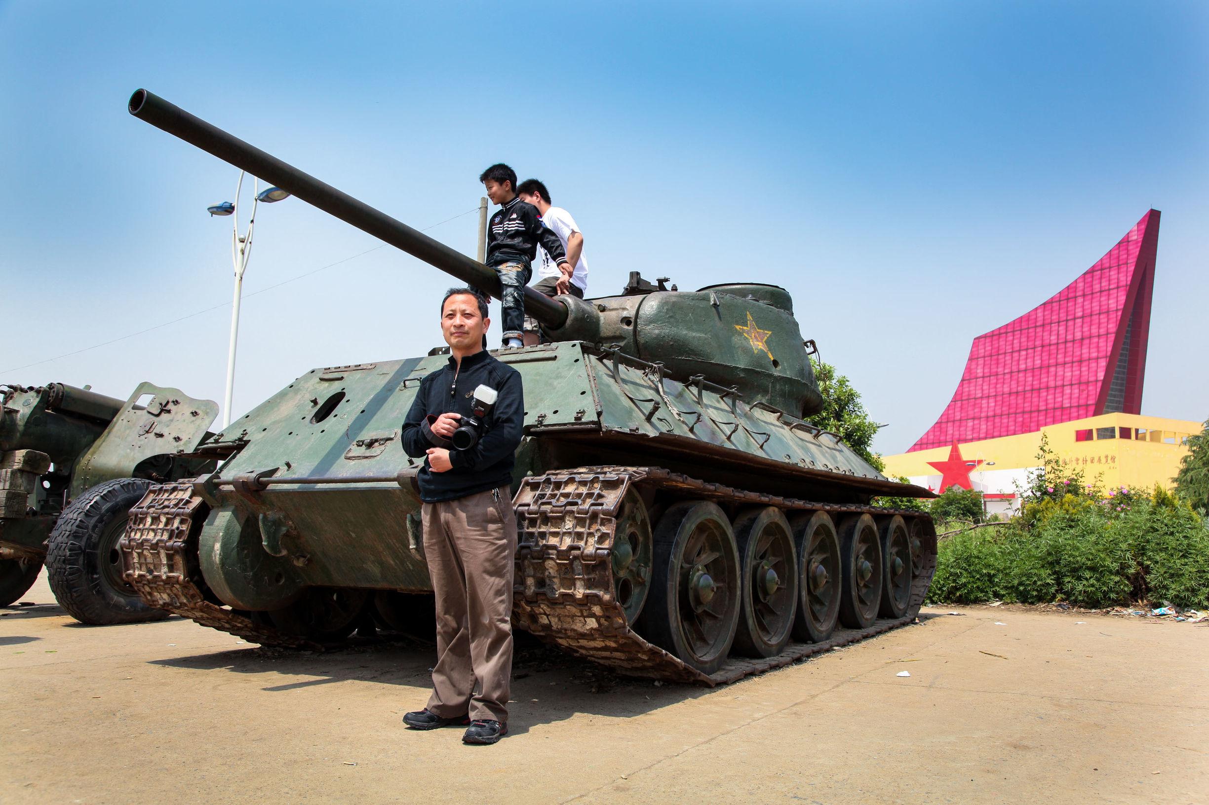 深入了解中國(guó)99式主戰(zhàn)坦克參數(shù)，性能與特點(diǎn)解析，中國(guó)99式主戰(zhàn)坦克性能深度解析，參數(shù)、特點(diǎn)一覽