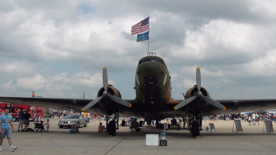 C47運(yùn)輸機(jī)，歷史、特點(diǎn)與影響，C47運(yùn)輸機(jī)，歷史背景、特點(diǎn)及其廣泛影響