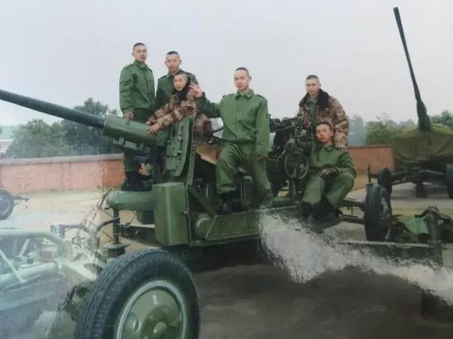 三期士官轉(zhuǎn)業(yè)后悔死了——重新審視選擇與決策，三期士官轉(zhuǎn)業(yè)后的悔不當(dāng)初，重新審視選擇與決策之路