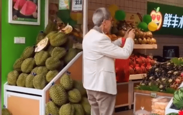 新澳門一碼一肖一特一中水果爺爺?shù)莫?dú)特魅力與傳奇故事，澳門水果爺爺?shù)莫?dú)特魅力與傳奇故事，一碼一肖一特一中探秘