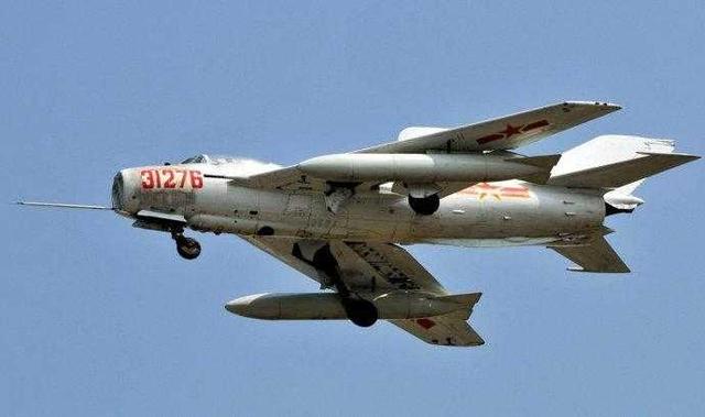 殲6戰(zhàn)斗機(jī)高清圖片，歷史、技術(shù)特點(diǎn)與現(xiàn)代價(jià)值，殲6戰(zhàn)斗機(jī)，歷史、技術(shù)特點(diǎn)與現(xiàn)代價(jià)值的高清圖片展現(xiàn)