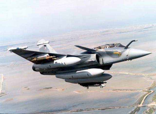 殲-10D已定型，深度解析新一代戰(zhàn)斗機(jī)性能與技術(shù)特點(diǎn)，殲-10D新一代戰(zhàn)斗機(jī)性能與技術(shù)特點(diǎn)深度解析